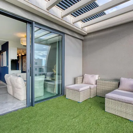 Official Mercury Premium Two Bedroom Living With Ac Daire *