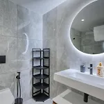 아파트 Official Mercury Premium Two Bedroom Living With Ac *