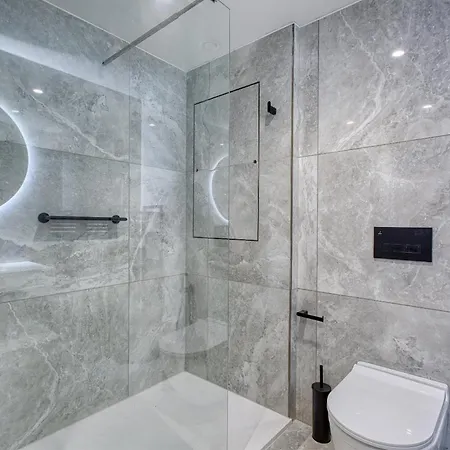 Official Mercury Premium Two Bedroom Living With Ac *