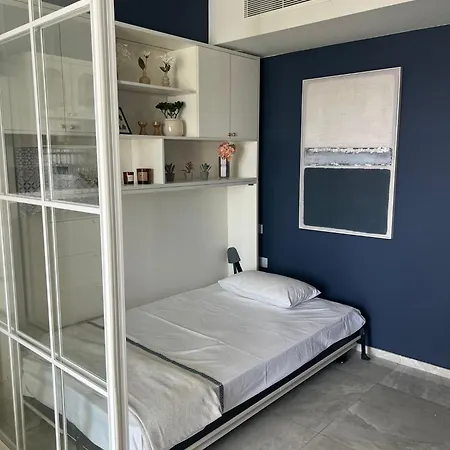 Official Mercury Premium Two Bedroom Living With Ac *