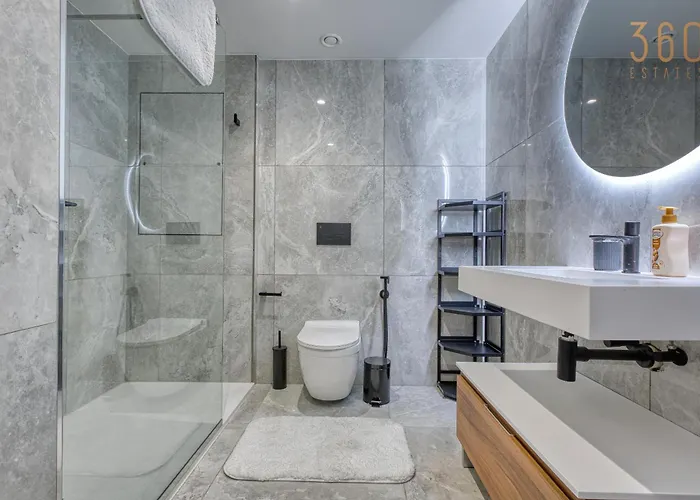 Official Mercury Premium Two Bedroom Living With Ac