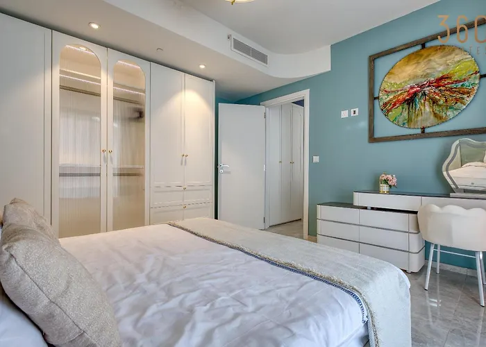 Official Mercury Premium Two Bedroom Living With Ac St. Julian's