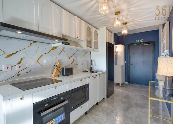 Official Mercury Premium Two Bedroom Living With Ac Apartamento *