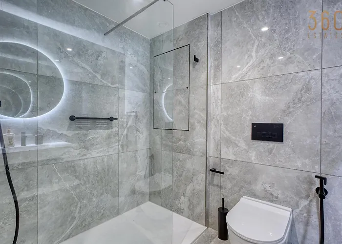 Official Mercury Premium Two Bedroom Living With Ac *