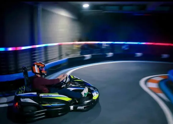 Official Mercury Premium Two Bedroom Living With Ac *