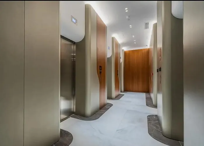 Official Mercury Premium Two Bedroom Living With Ac *