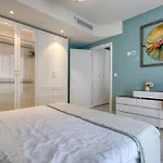 Official Mercury Premium Two Bedroom Living With Ac San Ġiljan