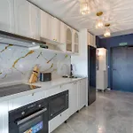 Official Mercury Premium Two Bedroom Living With Ac Apartman *